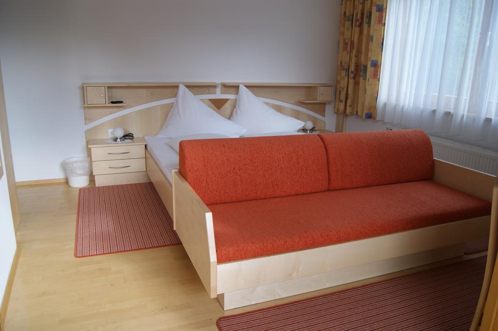 Liesing Hotel Garni Haus Anita מראה חיצוני תמונה
