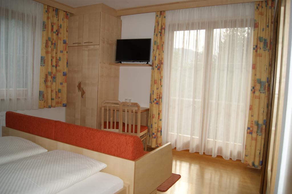 Liesing Hotel Garni Haus Anita מראה חיצוני תמונה