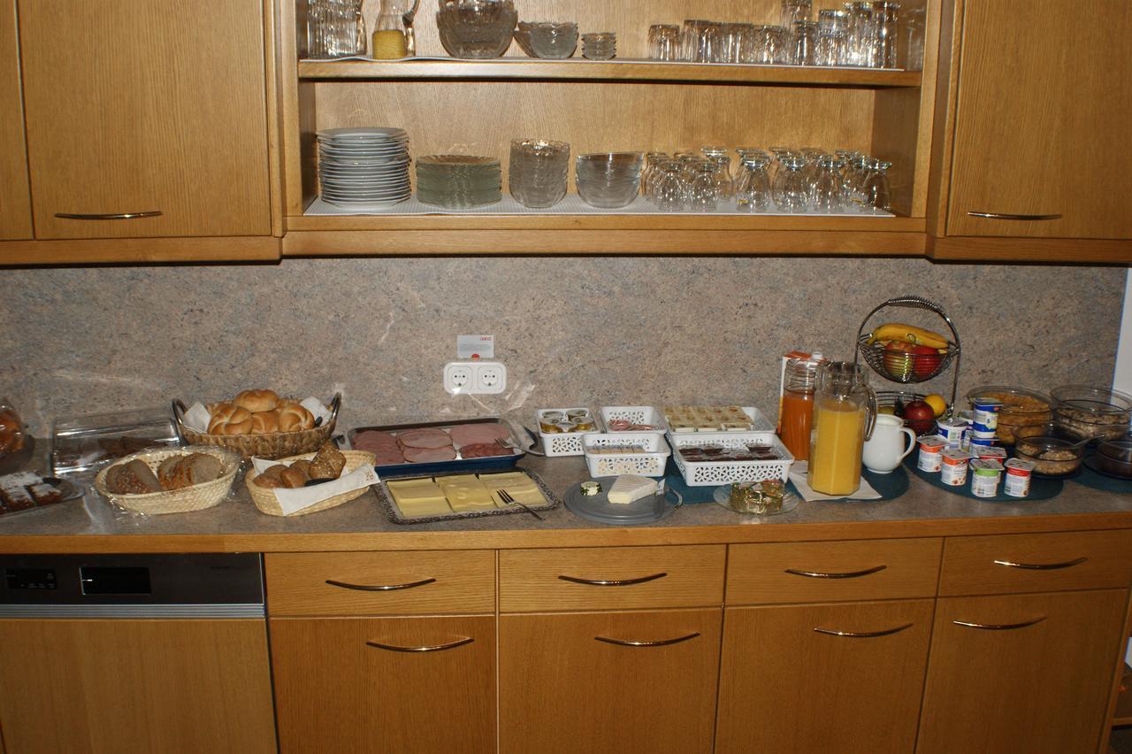 Liesing Hotel Garni Haus Anita מראה חיצוני תמונה